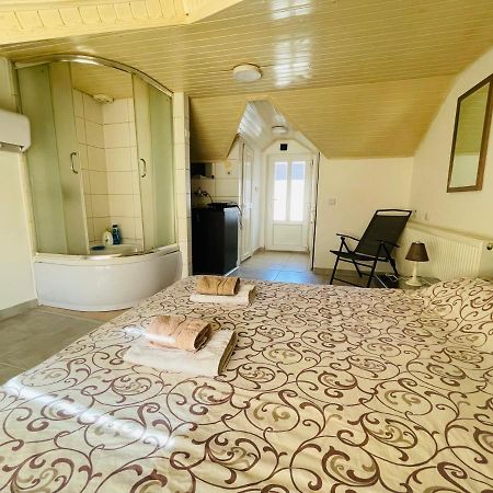 Simic Appartement Arandelovac Buitenkant foto