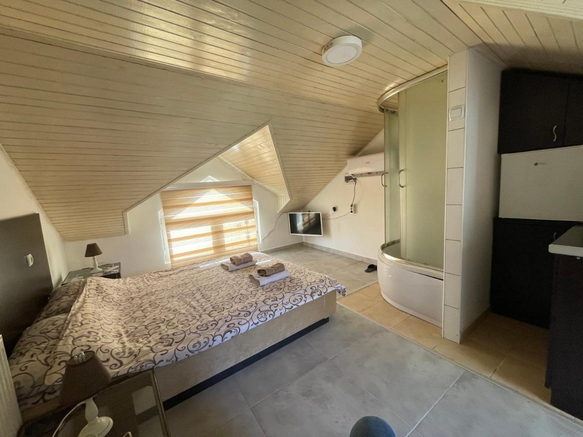 Simic Appartement Arandelovac Buitenkant foto