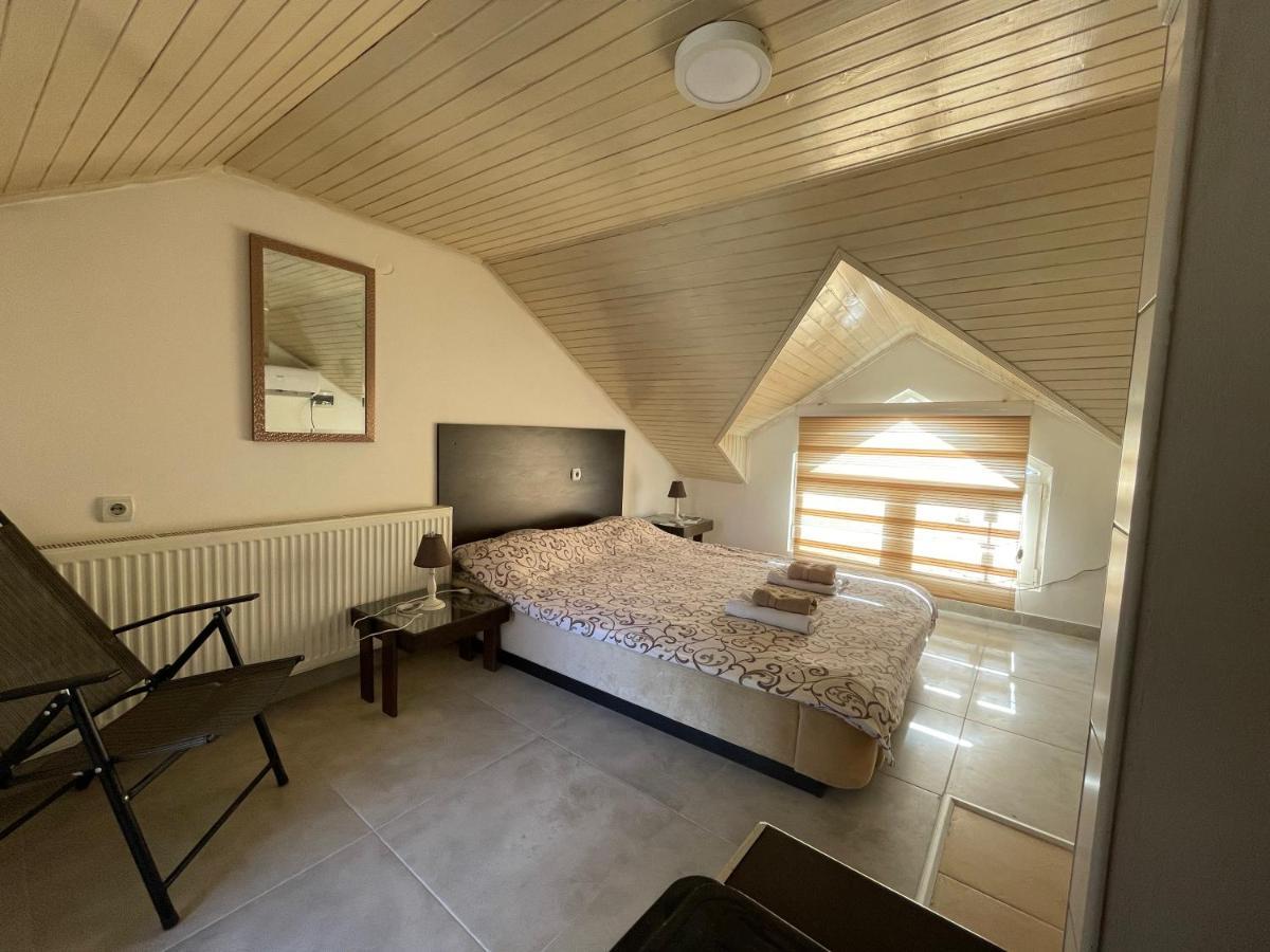 Simic Appartement Arandelovac Buitenkant foto